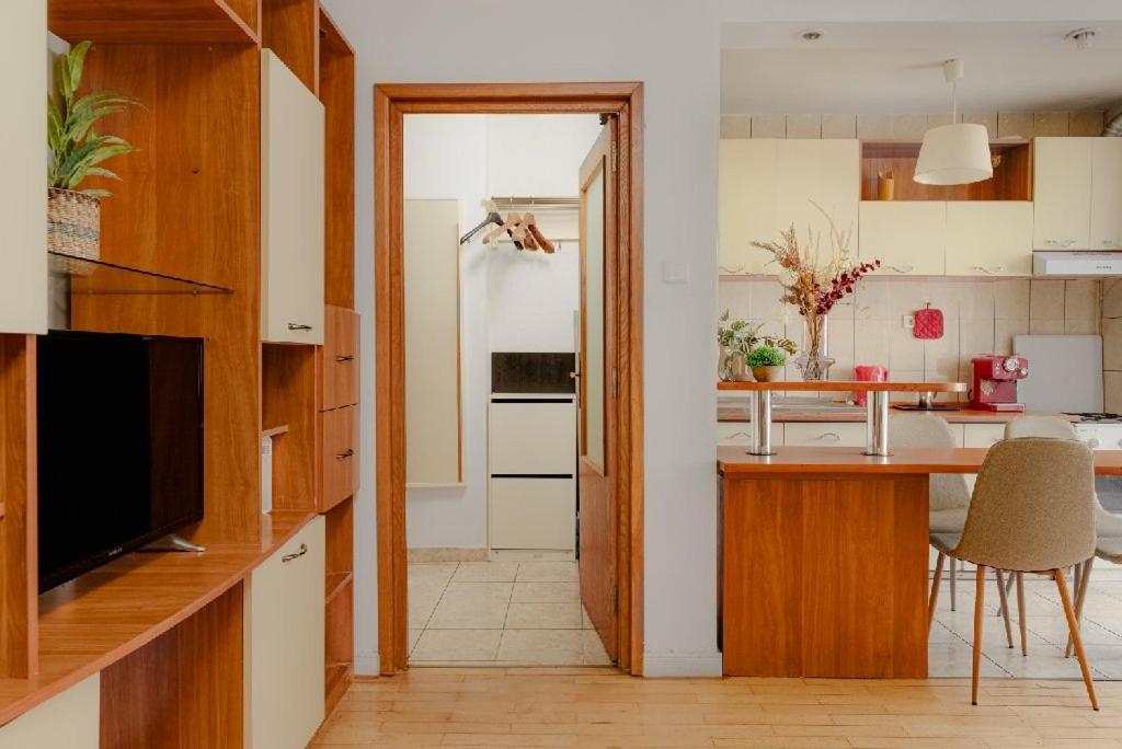 Old Town Chic 1 Bedroom W Self Check In Бухарест Экстерьер фото